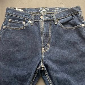 Women jeans. I added the size, so if you can convert the size. They’re yours.